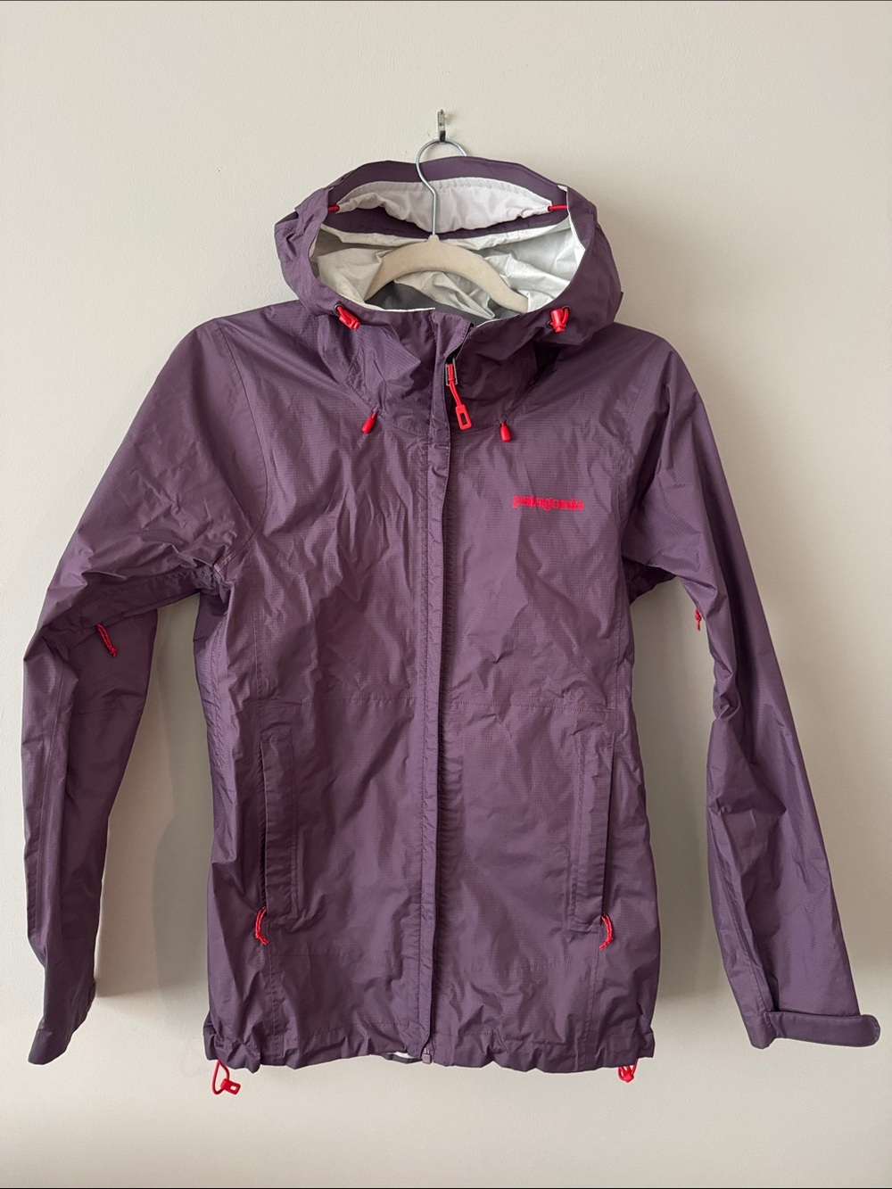 Patagonia Women’s Torrentshell Rain Jacket Shell Purple Plum XS